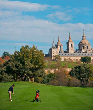 El Real Club de Golf La Herrería uno de los clubes de golf más prestigiosos de Madrid, ubicado en un entorno privilegiado, junto al Monasterio de El Escorial.